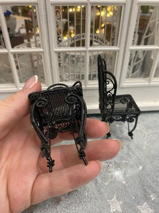 Sedie in ferro per casa delle bambole