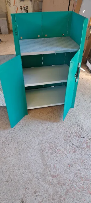 Mueble de cocina metálico