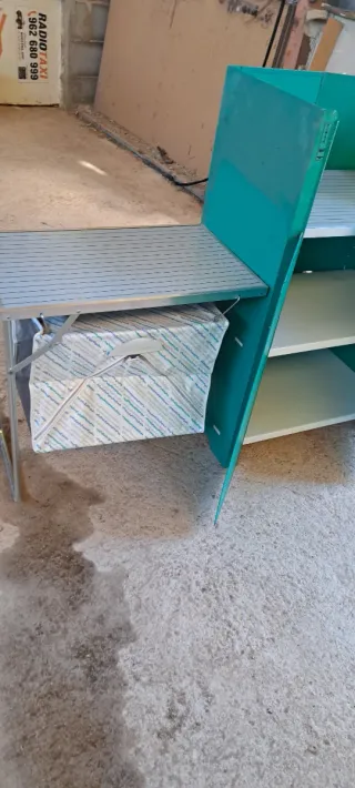 Mueble de cocina metálico