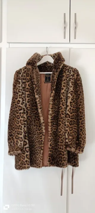 Abrigo leopardo pelo sintético