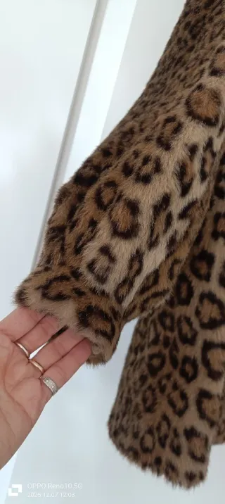 Abrigo leopardo pelo sintético