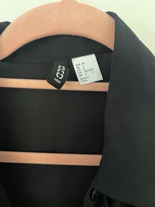 Blusa H&M Negra con Pedrería