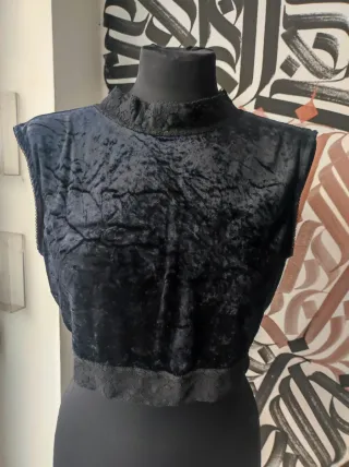 Top terciopelo negro