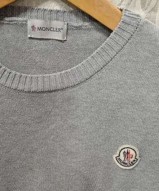 Maglia Moncler Grigia e Pantalone Nero,  anni 10