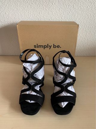 Sandalias negras talla 37 de Simply Be a estrenar