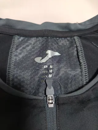 Camiseta Joma sin mangas negra y gris