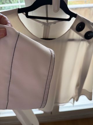 Camisa Zara manga corta botones hombro