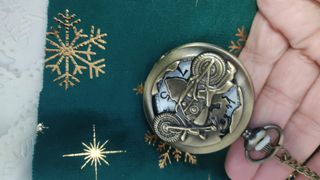 Orologio da tasca vintage con moto