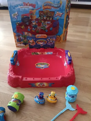 Battle Spinners Arena y Monopoly Junior Superzings