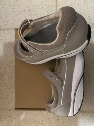 Zapatillas MBT Beige y Blancas
