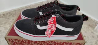 Zapatillas Vans Negras y Rojas