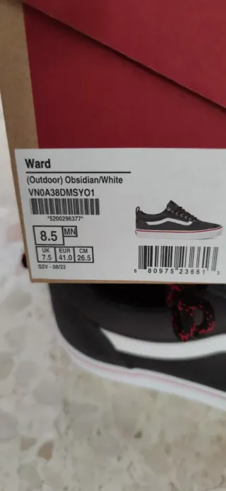 Zapatillas Vans Negras y Rojas