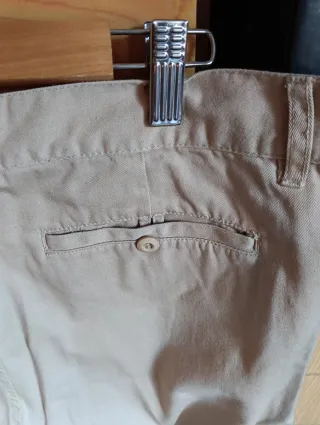 Pantalón chino beige hombre