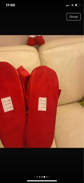 Pantofole rosse in raso con fiocco e strass