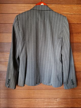 Traje Esprit Lana Gris Rayas Blancas