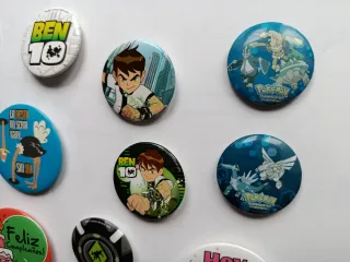 Lote de 12 chapas Ben 10, Pokémon, cumpleaños.
