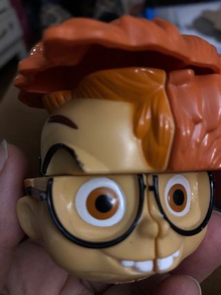 Testa personaggio tipo cubo magico