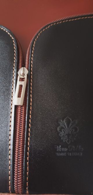 Bolso de piel negro y cuero.  Sin estrenar.