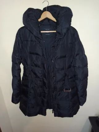 Abrigo Zara Negro Plumas Talla XL muy bueno