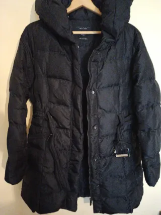 Abrigo Zara Negro Plumas Talla XL muy bueno