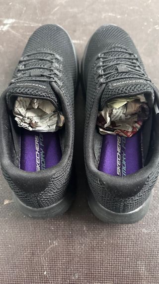 Skechers Mujer Talla 39 Negras/Moradas