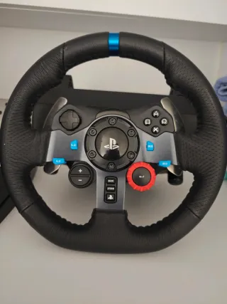 Volante Logitech PS4 con pedales y cambio demarcha