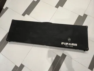 Custodia rigida per basso PIPARO