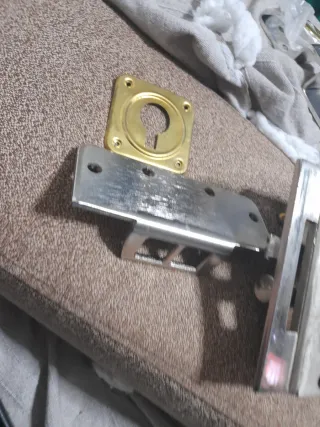 Cerradura de seguridad metálica