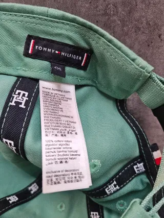 Gorra Tommy Hilfiger Verde con Logo Dorado
