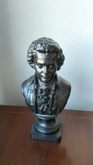 Busto de Mozart en escayola