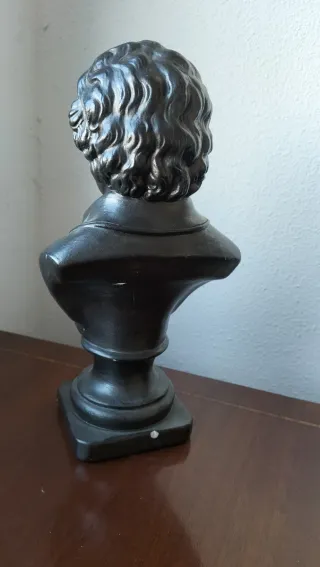 Busto de Mozart en escayola