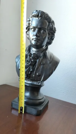 Busto de Mozart en escayola