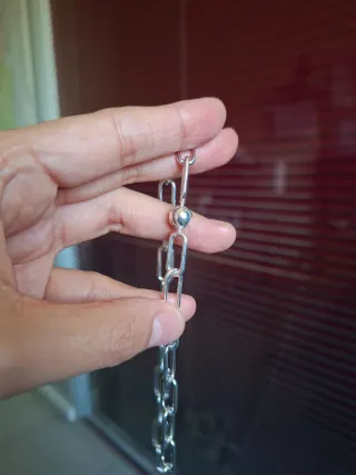 Collar de eslabones plateados. Sin marca