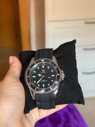 Reloj Marea Negro y Plateado