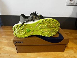 Asics Fuji Lite 6 Talla 42.5
