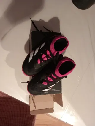 Botas Adidas Predator Niño Negras/Fucsia