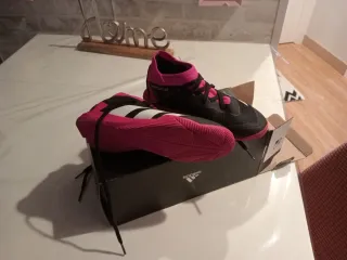 Botas Adidas Predator Niño Negras/Fucsia