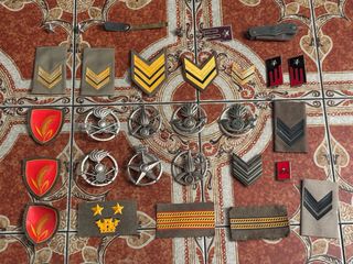 Distintivi Militari: Gradi, Fregi e rarità!!!