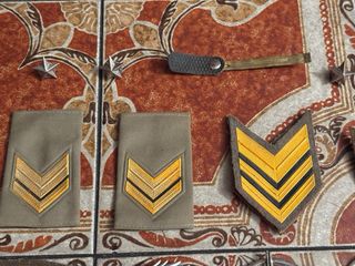 Distintivi Militari: Gradi, Fregi e rarità!!!