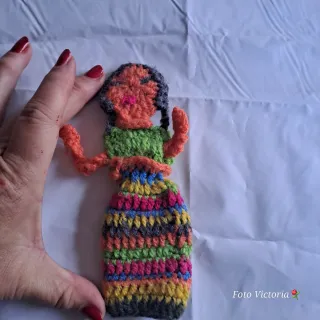 Muñeca Quitapenas tejida a mano