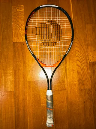 Raqueta de tenis Artengo con funda Slazenger.