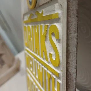 Apribottiglie da parete Vacchetti con etichetta