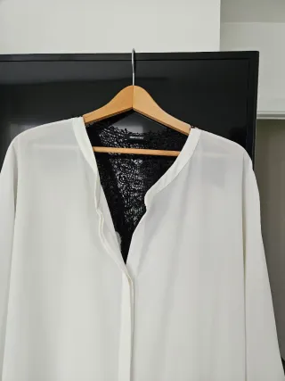 Sottogiacca bianco con pizzo nero