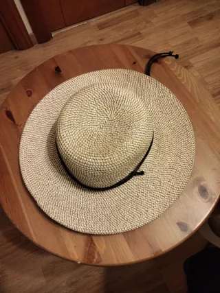 Sombrero elegante mujer beige