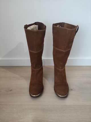 Botas altas de ante T.39