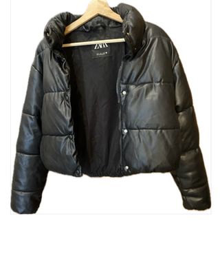Bomber negra efecto piel Zara mujer