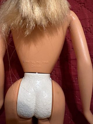 Barbie con abito bianco