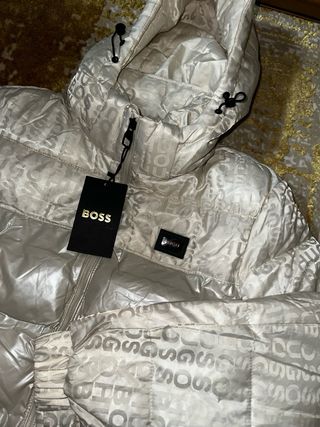 Abrigo Hugo Boss Blanco Dorado Nuevo