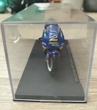 Suzuki RGV500 Kenny Roberts Jr. 2000