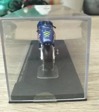 Suzuki RGV500 Kenny Roberts Jr. 2000